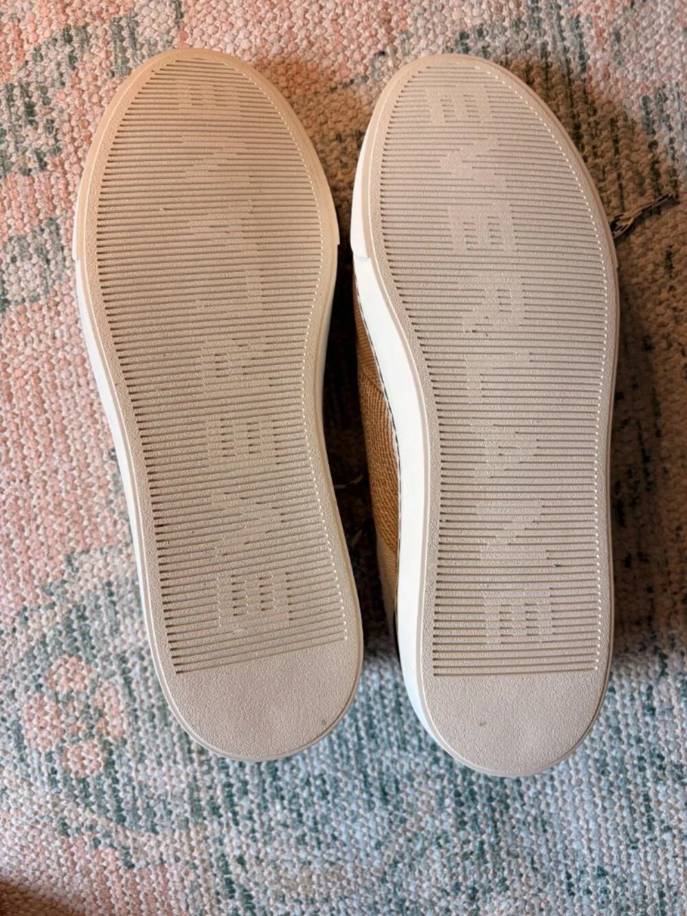 New/Never-Worn: The Tread-Bare Sneaker | Everlane (Women’s 10 / Men’s 8)